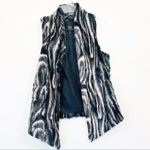 Tart Collection Faux Fur Open Front Vest Size M